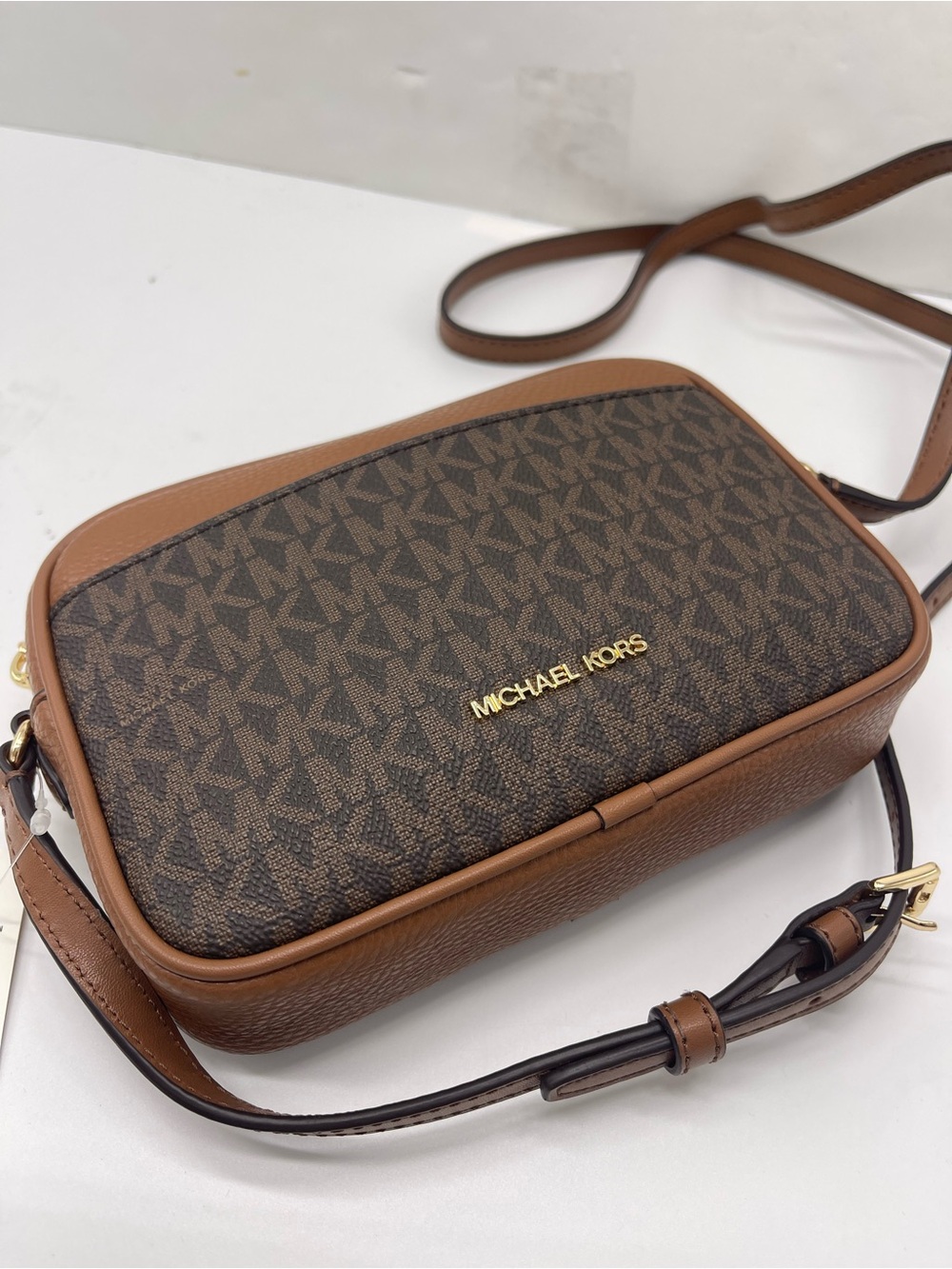 Michael Kors Jet Set Sm Signature Logo Camera Crossbody Xbody Bag
Brown 
NWT - Picture 4 of 16